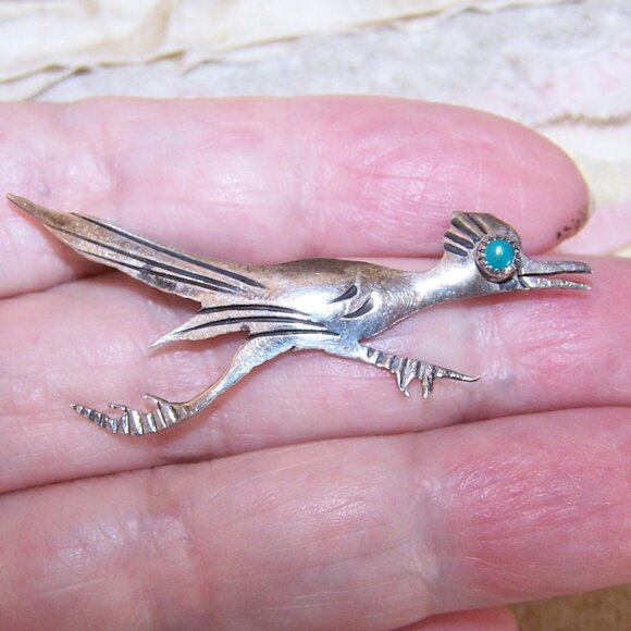 Vintage Native American Sterling Silver Roadrunner Pin Brooch - Turquoise Eye - Picture 4 of 9